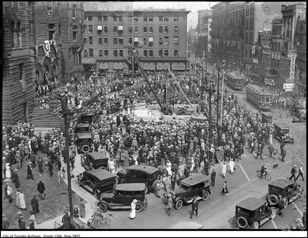 Laying corner-stone for Civic Cenotaph July 1925.jpg