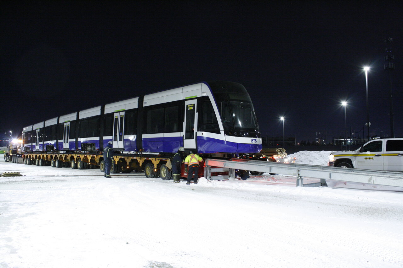 Lining up the LRV to unlaod.JPG