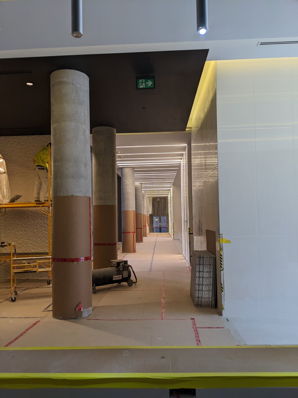 lobby1.jpg