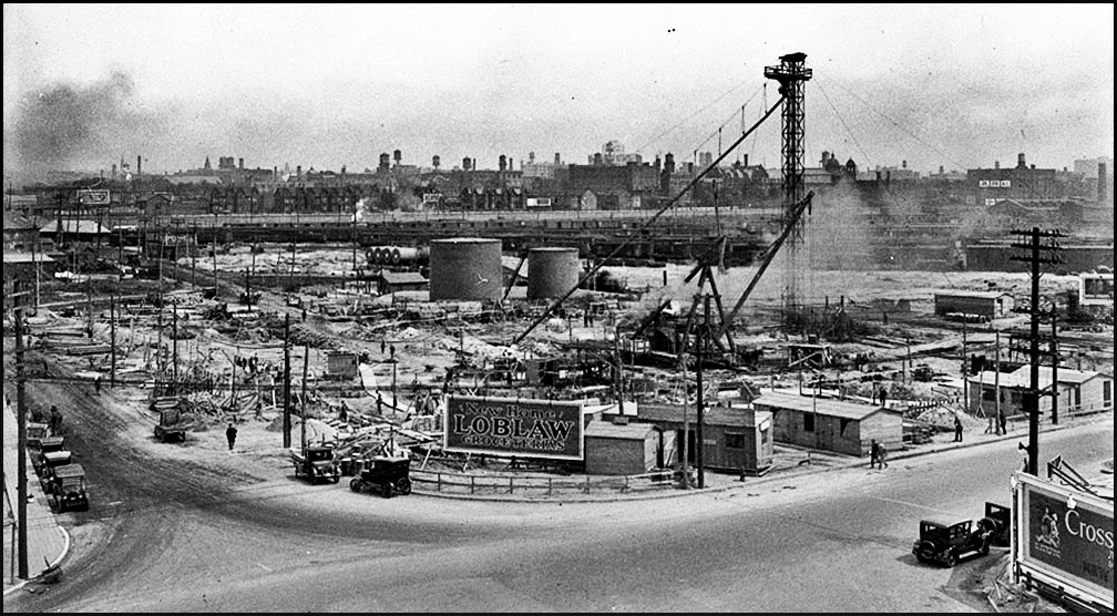 Loblaw's construction Fleet St. 1927  LAC.jpg