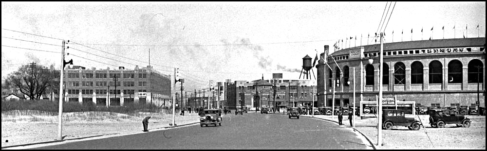 Looking east on Lakeshore Blvd. from west of Bathurst 1928  LAC.jpg