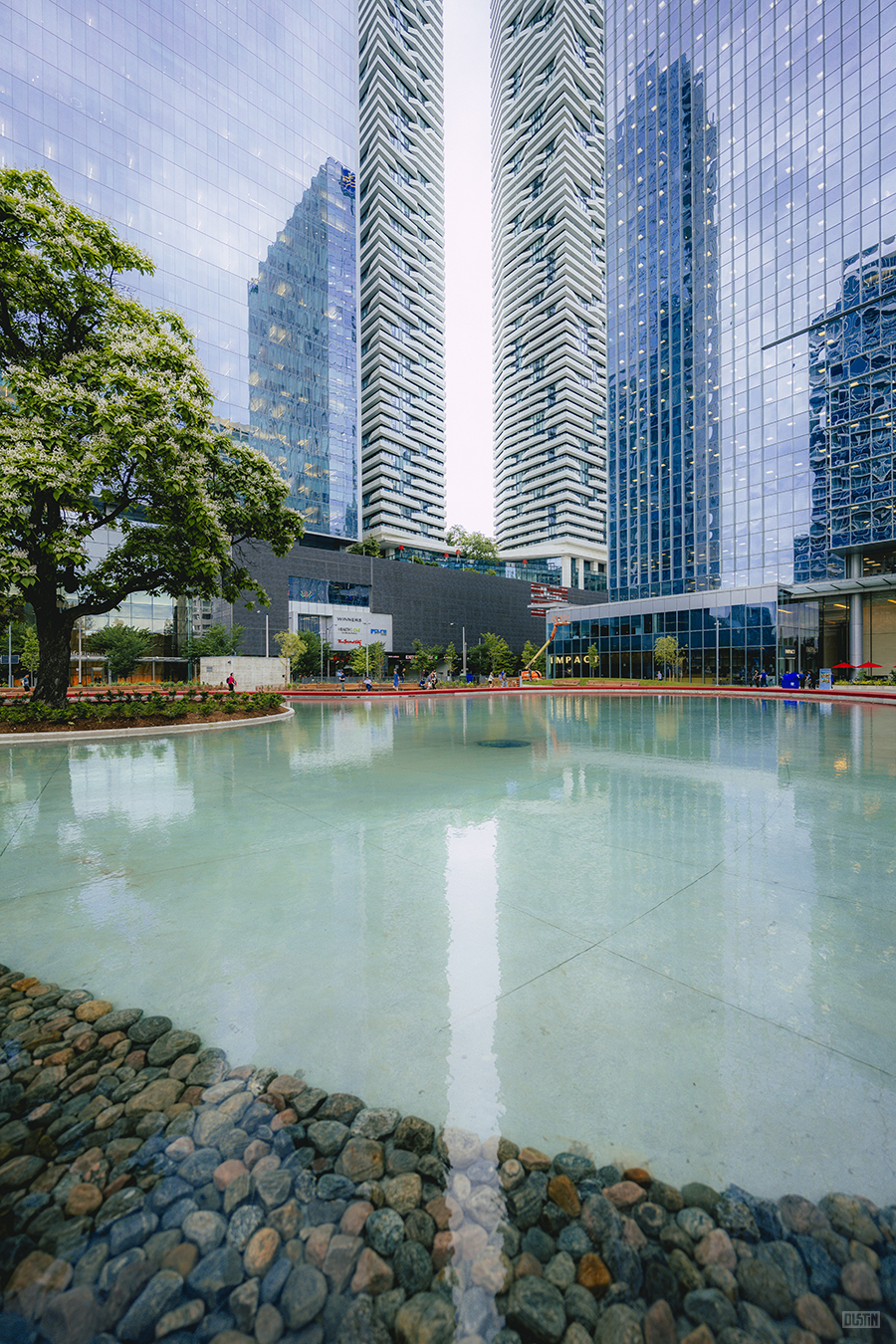love park 5 - copyright - thelandofdustin.jpg