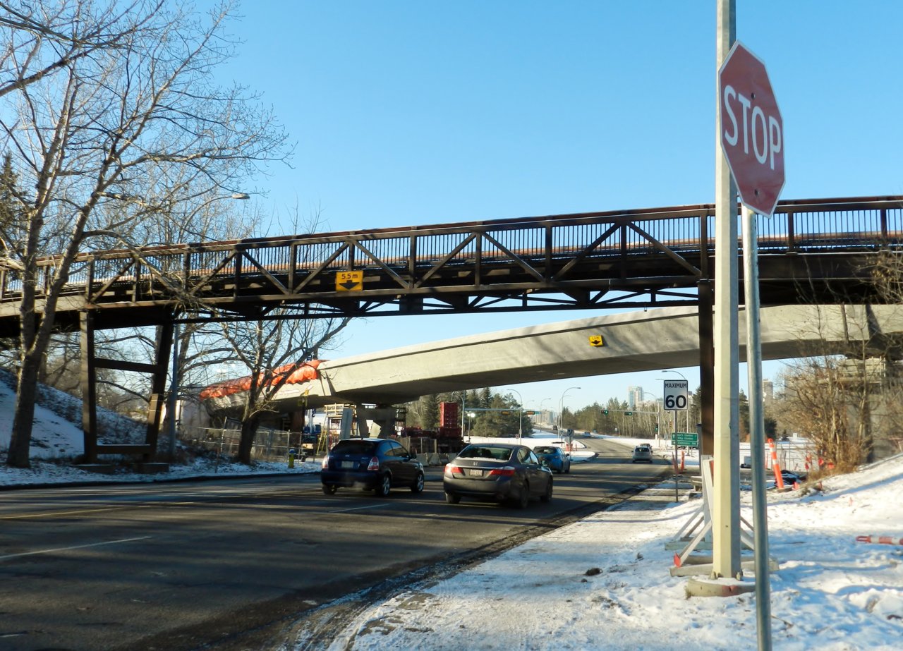 LRT 98ave Bridge, Quarters, 95 Ave open 2019-12-01 009.JPG