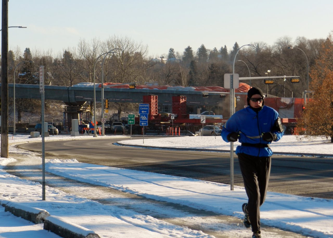 LRT 98ave Bridge, Quarters, 95 Ave open 2019-12-01 015.JPG
