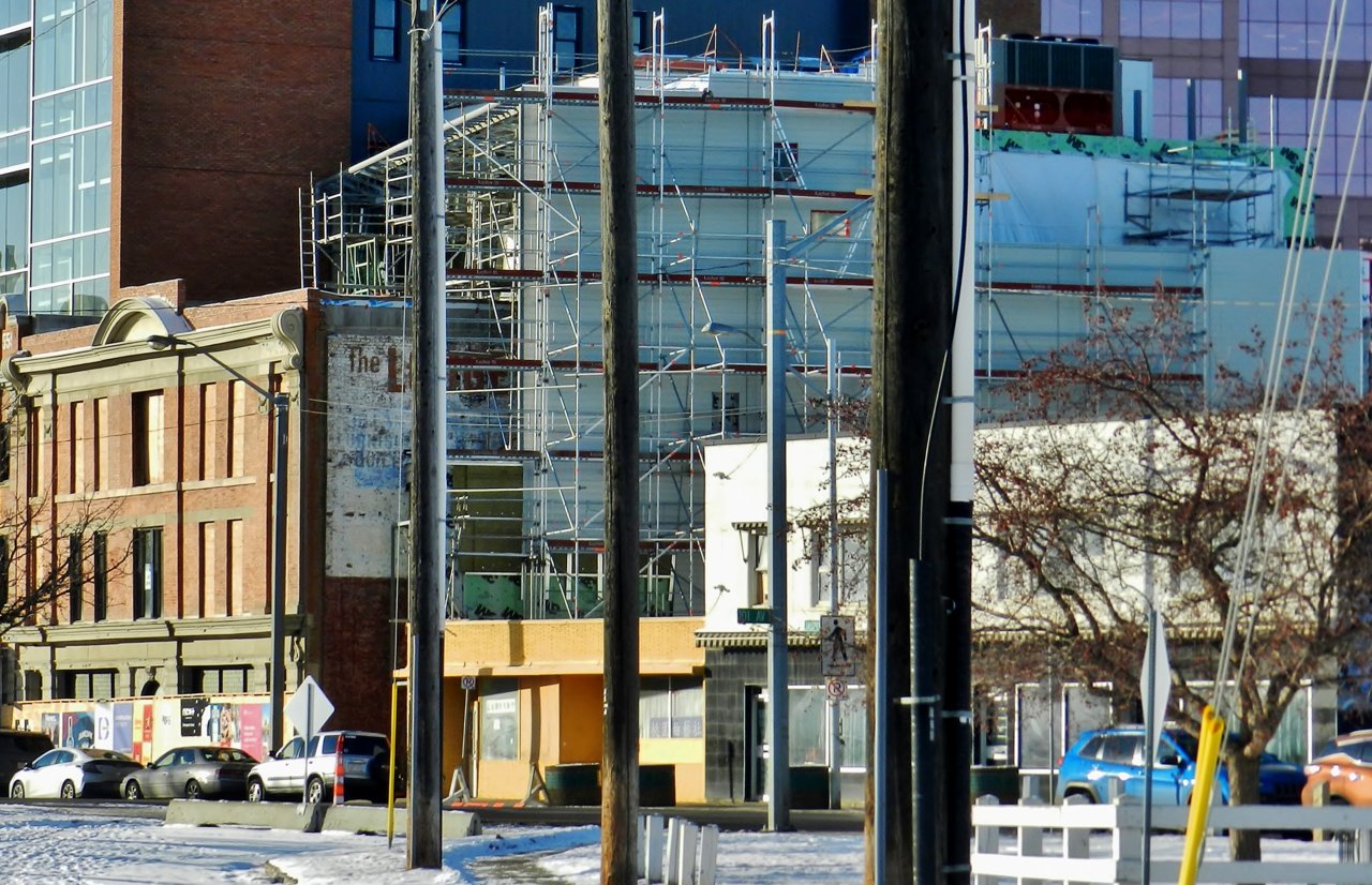LRT 98ave Bridge, Quarters, 95 Ave open 2019-12-01 132.JPG