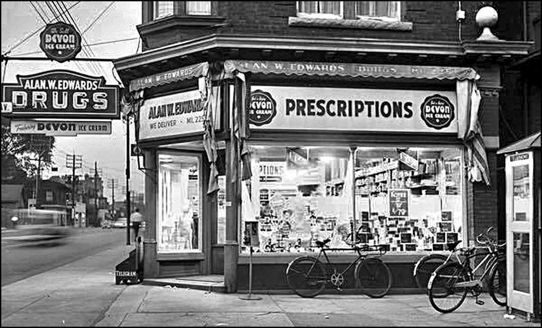 Madison at Dupont S-E corner c. 1950.jpg