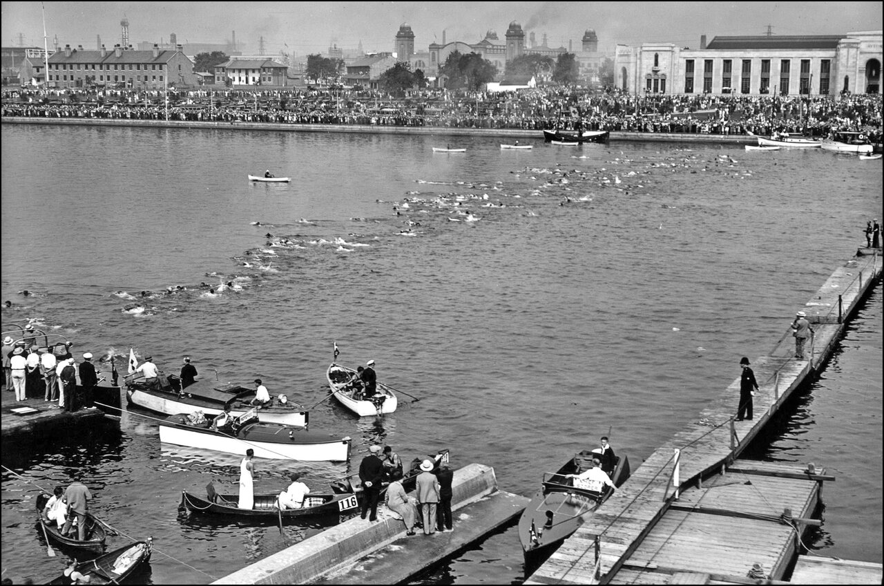 Marathon Swim C.N.E. Toronto 1930  TPL.jpg