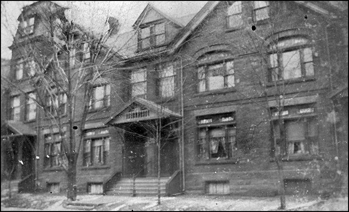 Melbourne Ave., north side, between Melbourne Place & Gwynne Ave. 1899   TPL.jpg