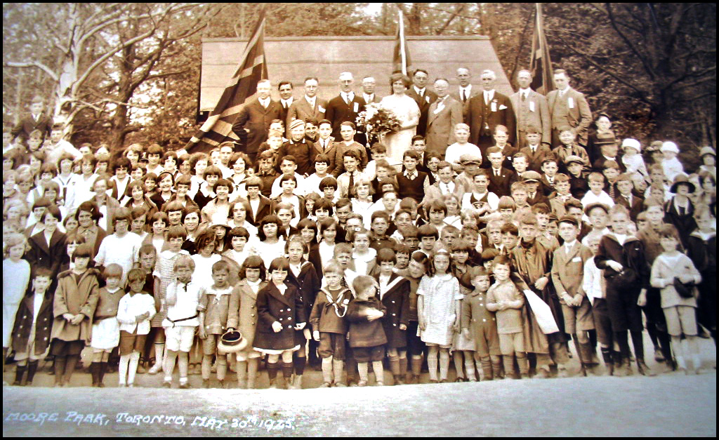 Moore Park group 1925.jpg