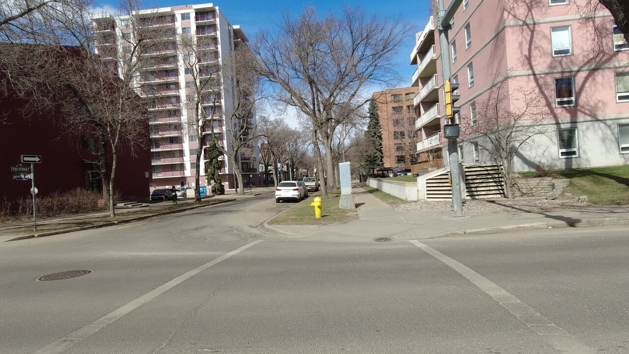 NB 82 Ave (Whyte).jpg