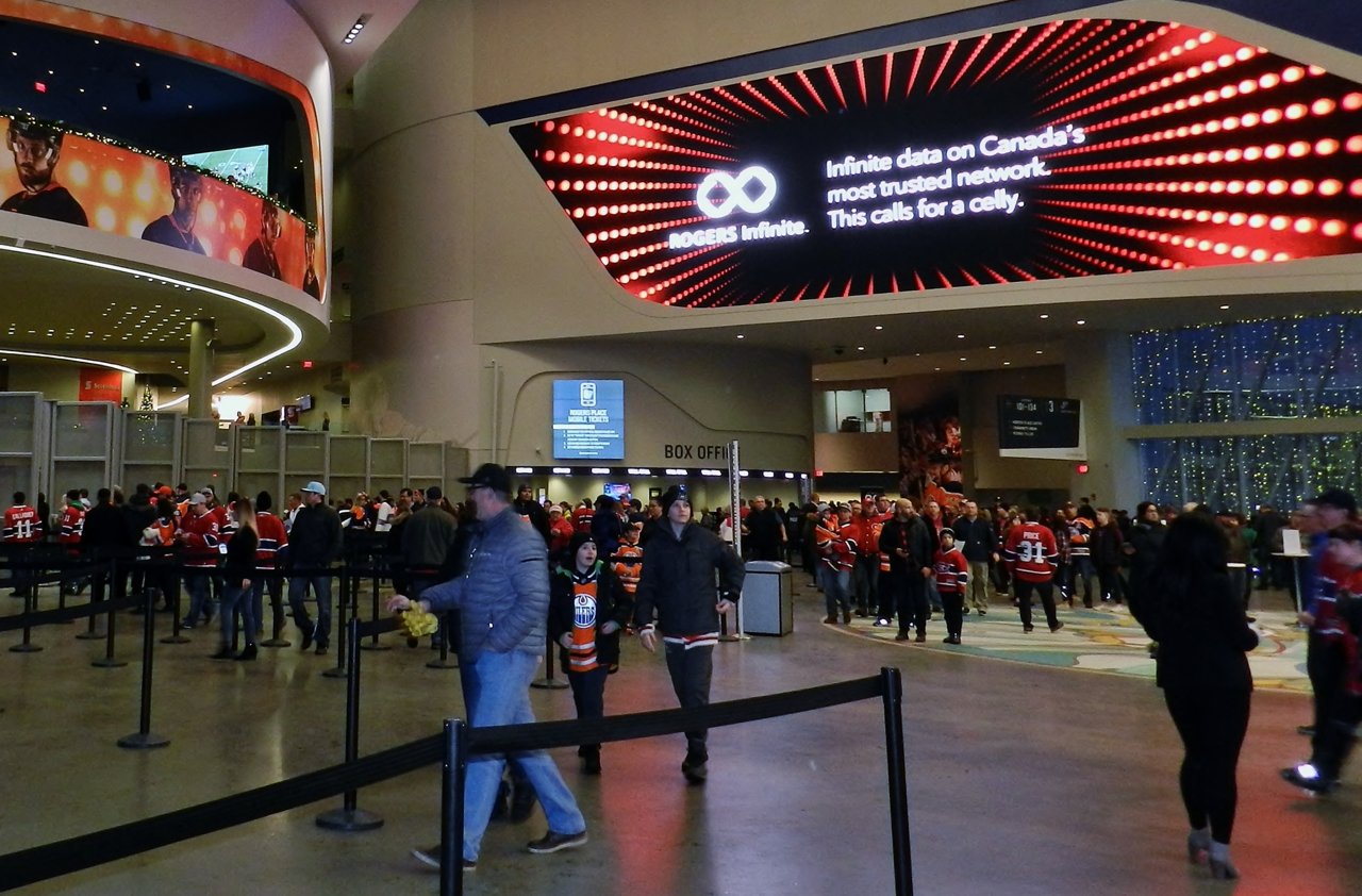 Night at Rogers Place 2019-12-21 047.JPG