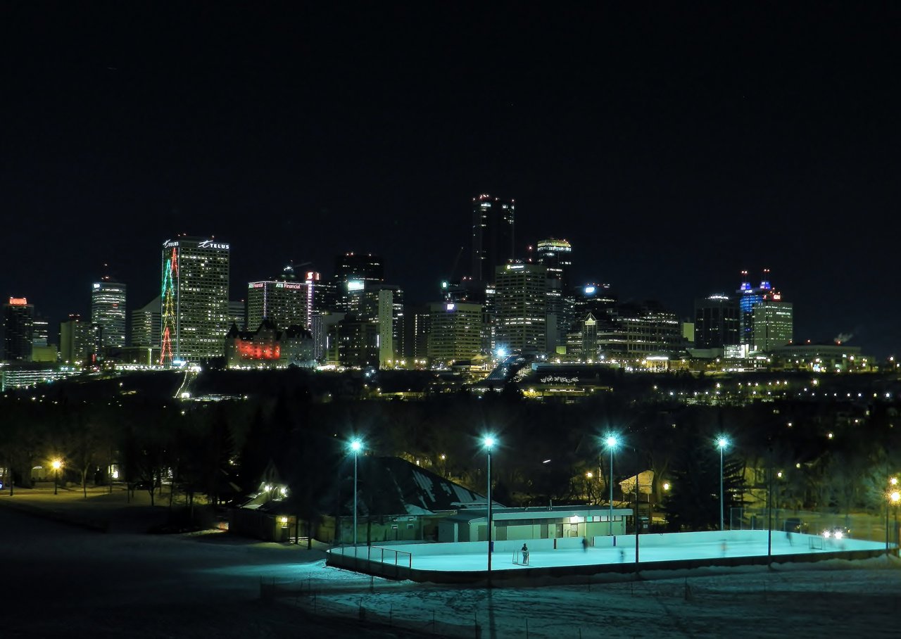 Night Hockey Downtown 2019-12-29 029.JPG