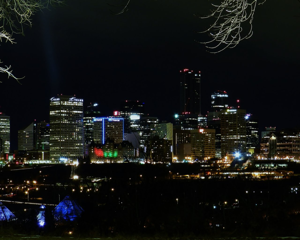 Night LRT & Strathern Dr. 2019-11-23 063.JPG