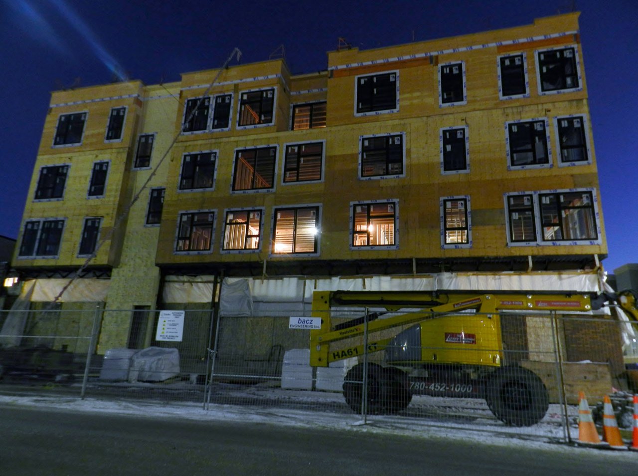 Night on Whyte 2019-11-21 398.JPG