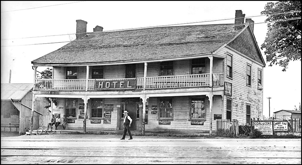 Old halfway house, Kingston Road 1926 CTA.jpg