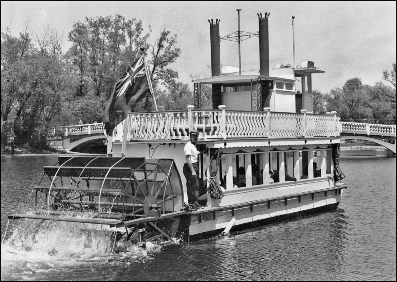 Paddleboat at Centre Island 1963.jpg