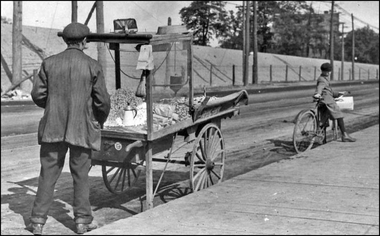 Peanut and popcorn vender in the Sunnyside area 1914.jpg