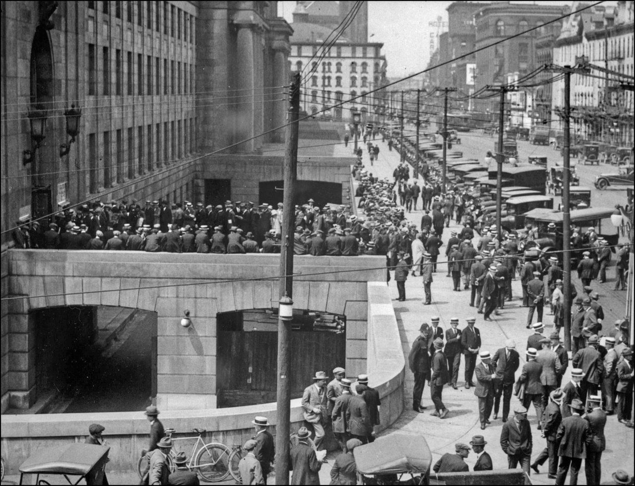Post Office, Front St., S-W corner Bay St. (attached to Union Station) 1924 TPL.jpg