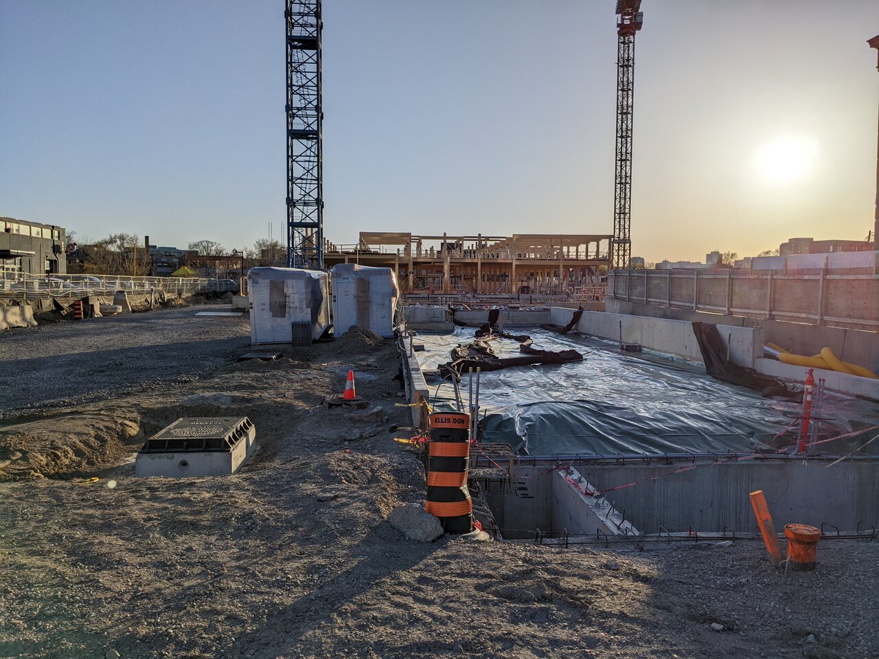 PXL_20220507_232635823.jpg