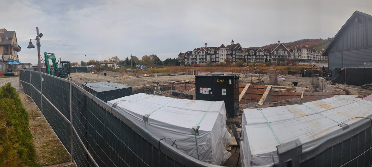 PXL_20231026_211140099.PANO.jpg