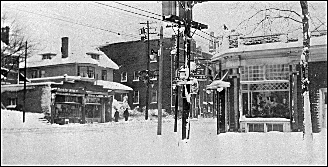 Queen St. E., looking e. from Waverley Rd. c.1930  TPL.jpg