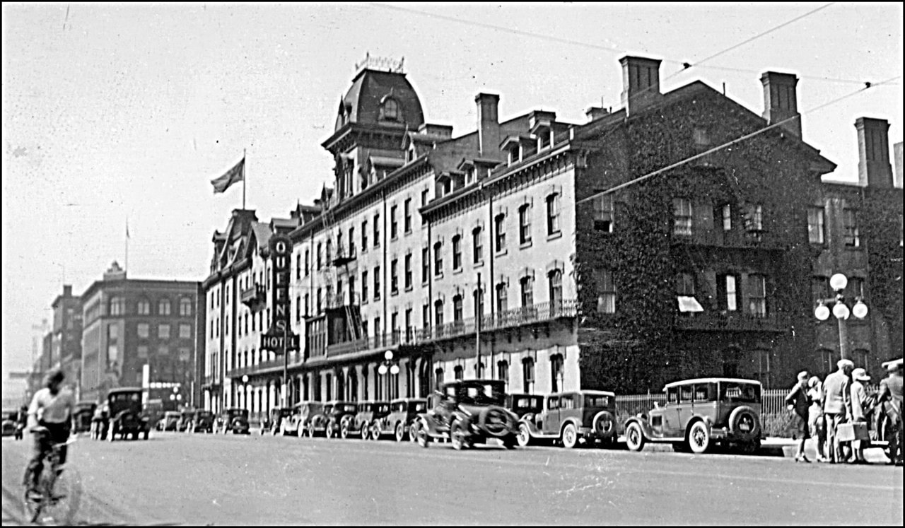 Queen's Hotel, Front St. W., north side, between Bay & York Sts. 1927   TPL.jpg