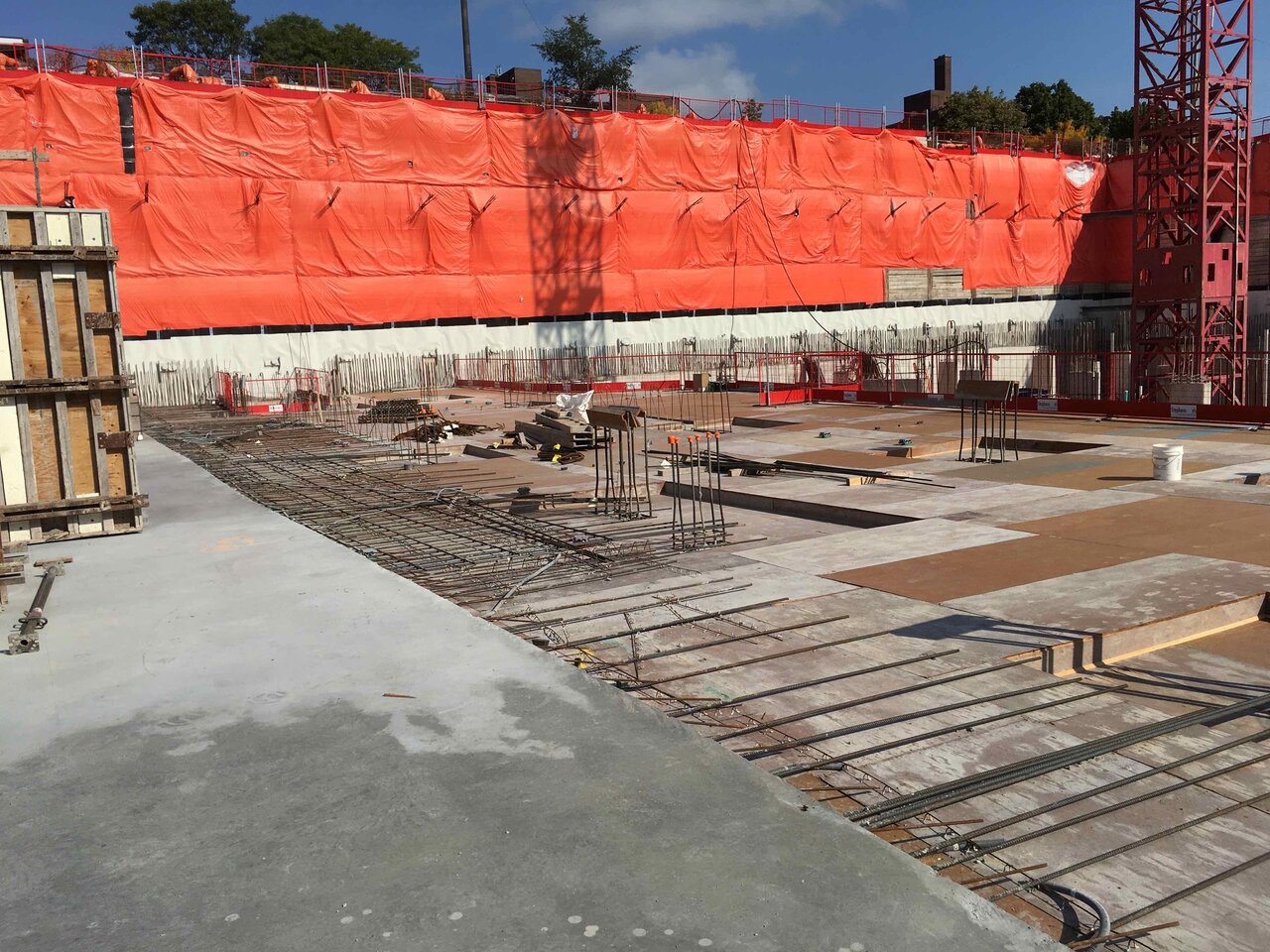 Ravine_decking&slabpouring_2.jpeg