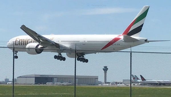Renforth_sidewalk_Emirates_777.JPG
