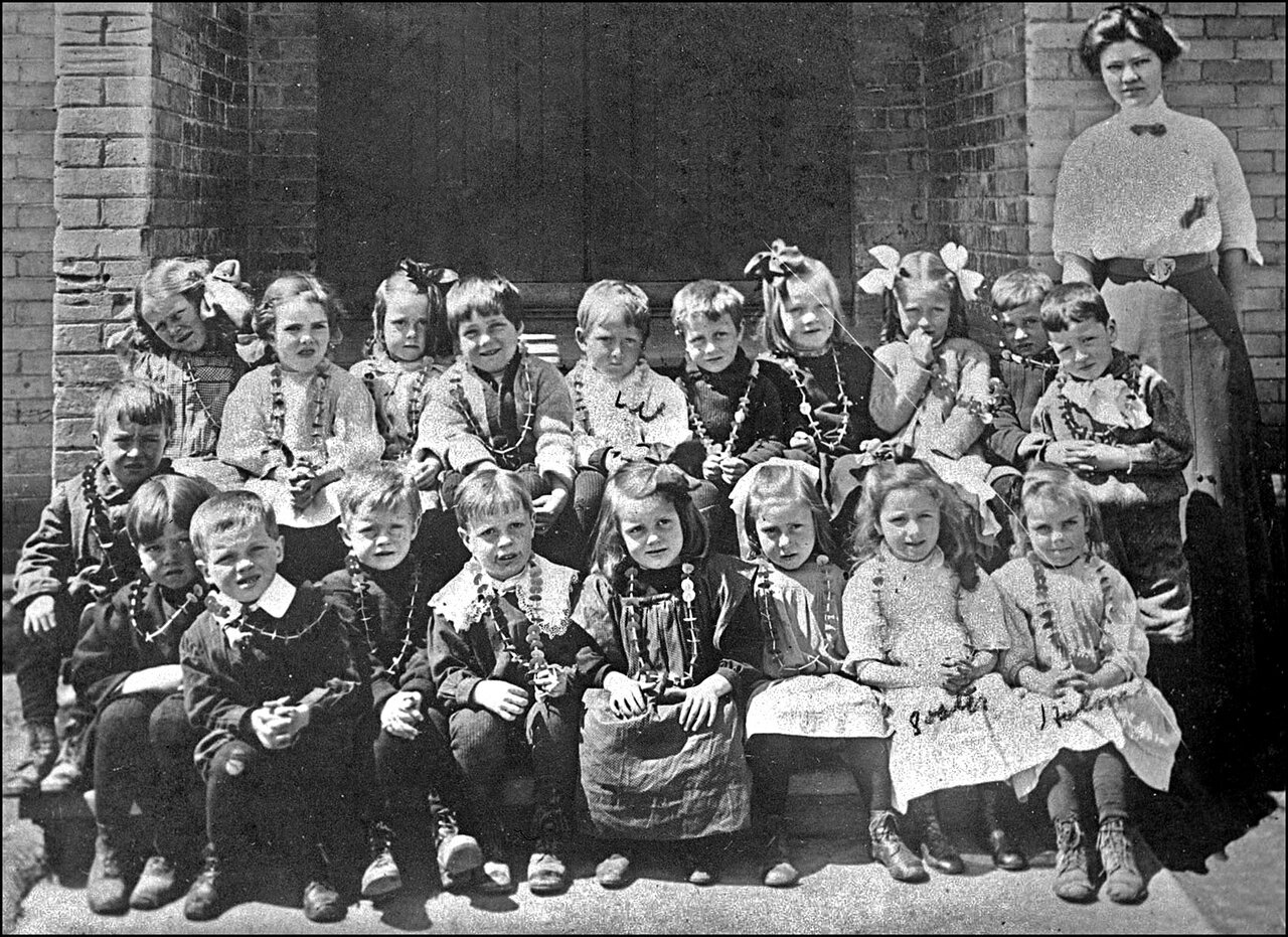 Roden Public School, Ashdale Ave. W side, N of Gerrard St. E.   c.1900   TPL.jpg