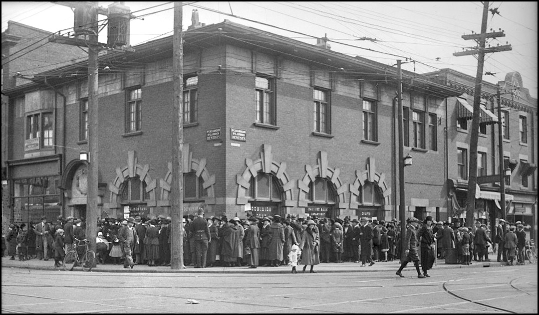 run on Dominion Bank Bloor & Bathurst 1923.jpg