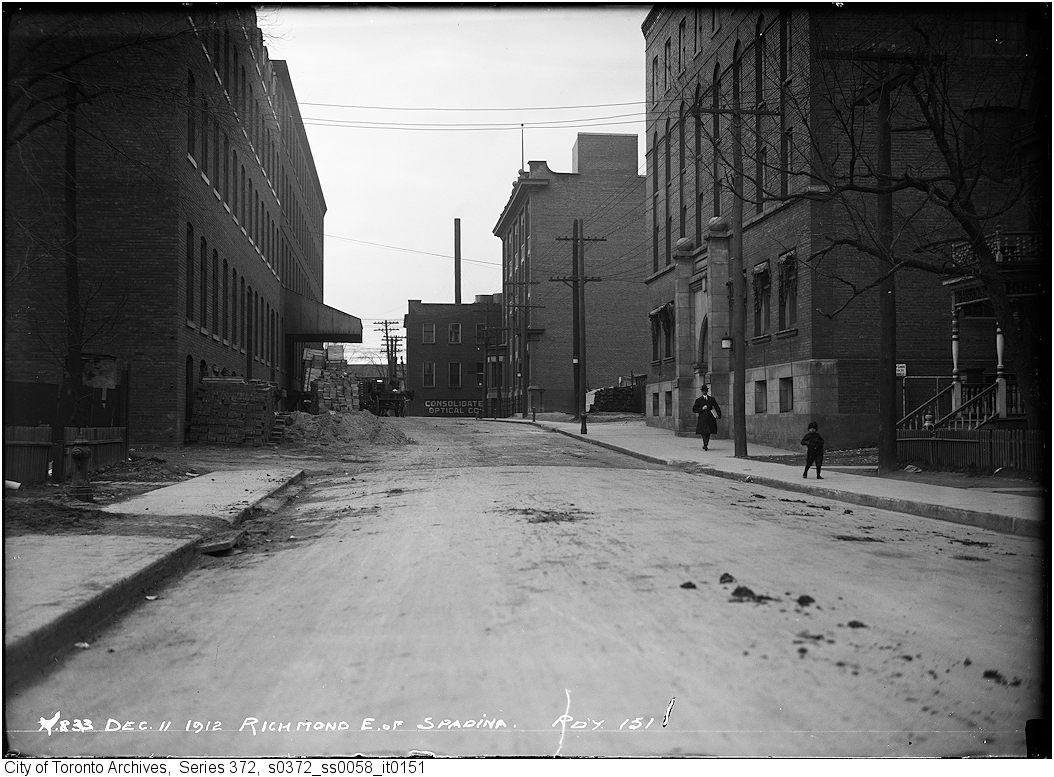 s0372_ss0058_it0151.jpg