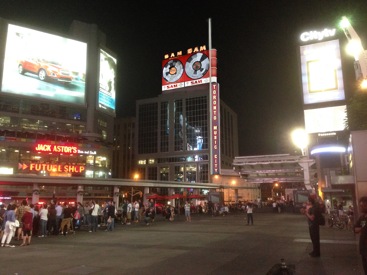samsign_square_night1280.jpg