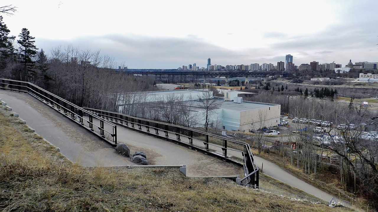 Sask Dr. & Whyte 2020-04-25 050.JPG