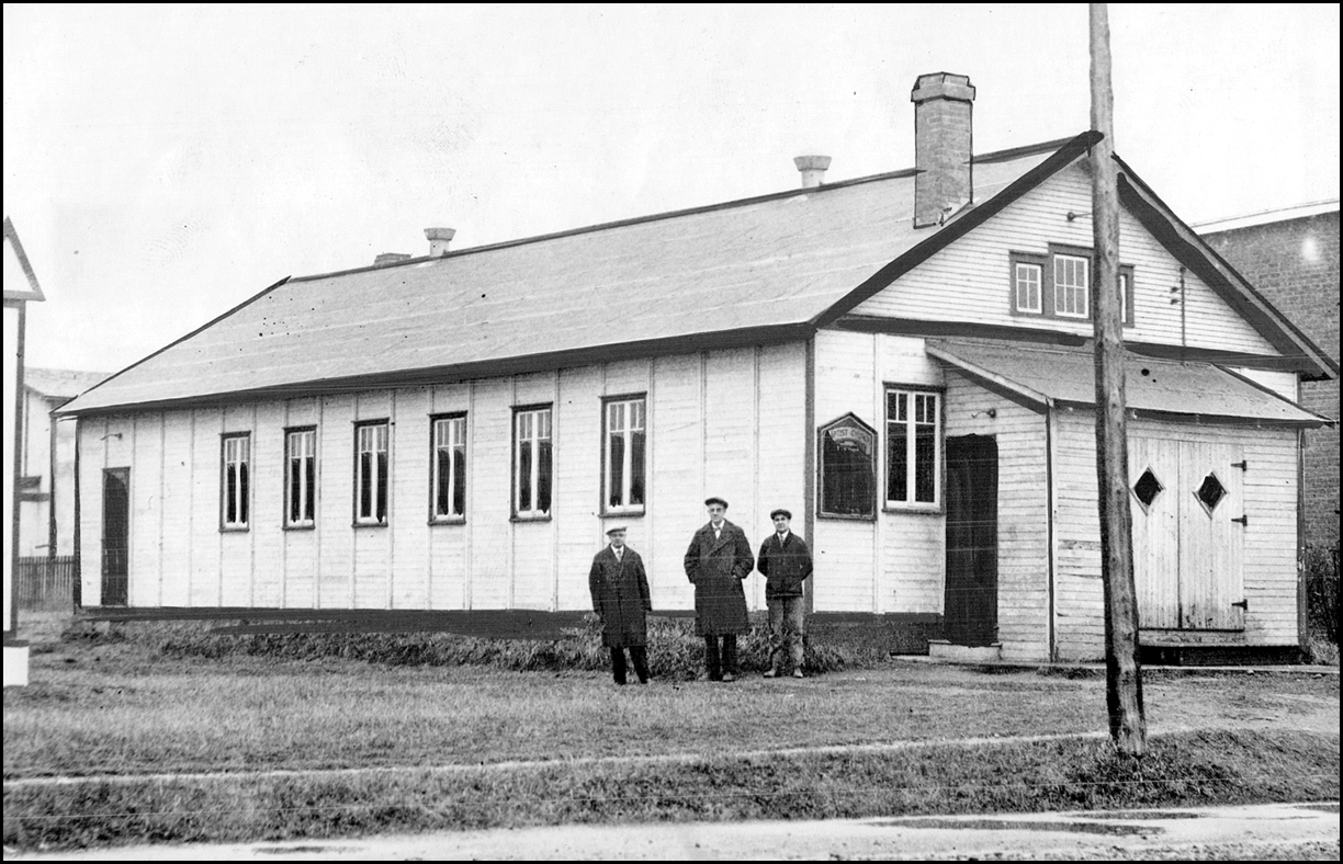 Scarborough Baptist Church has operated in Birch Cliff on Kingston Road, S:W corner of Lakesid...jpg