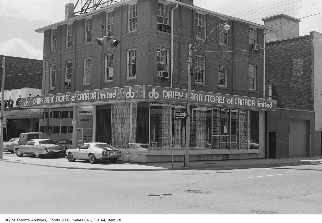 simcoe and richmond sw 1972.jpg