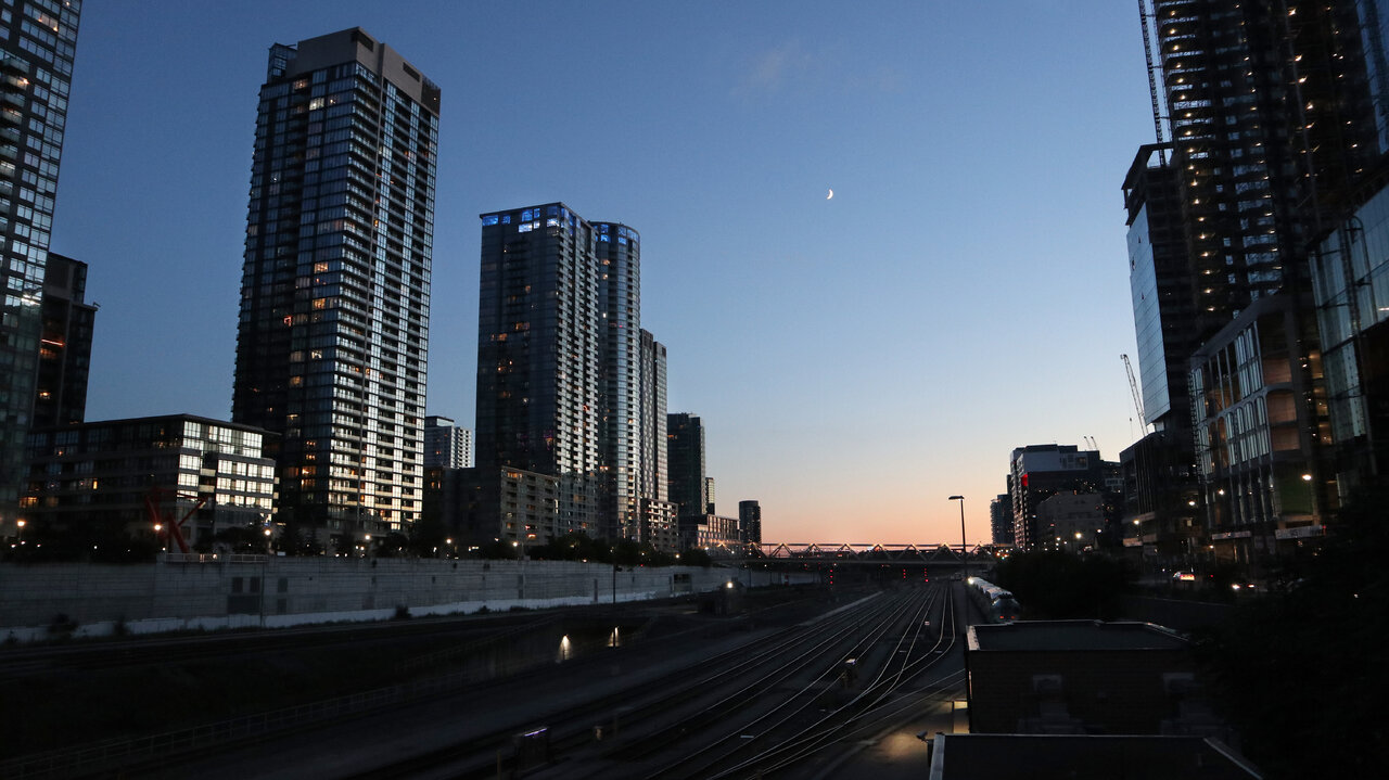 skyline2b.jpg