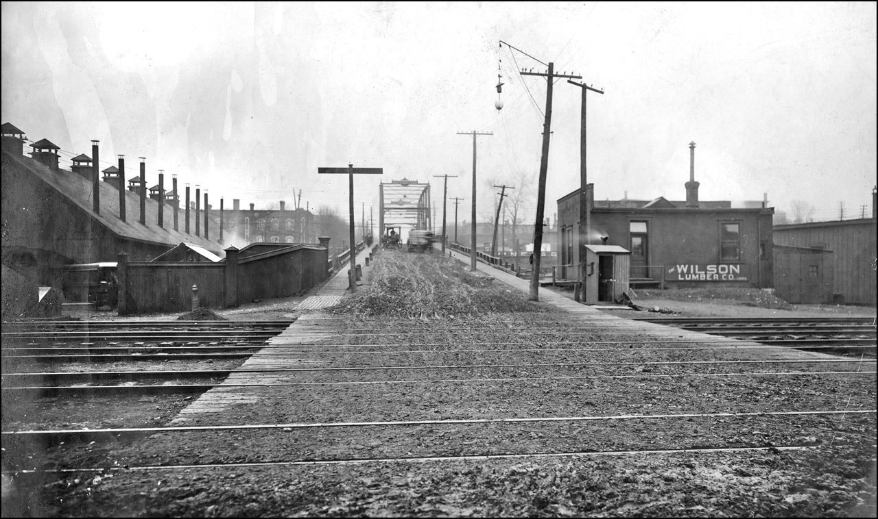 Spadina Ave., looking north from about present Lakeshore Blvd. W. 1907   TPL.jpg