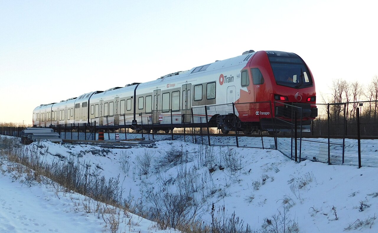Stadler_FLIRT_train_C10_OC_Transpo_6459.jpg