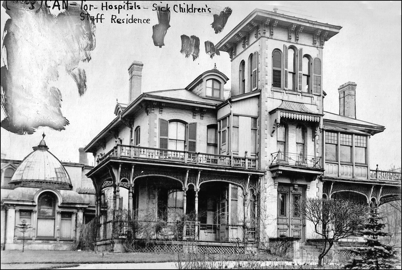 Staff residence, Sick Children's Hospital 1920  TPL.jpg