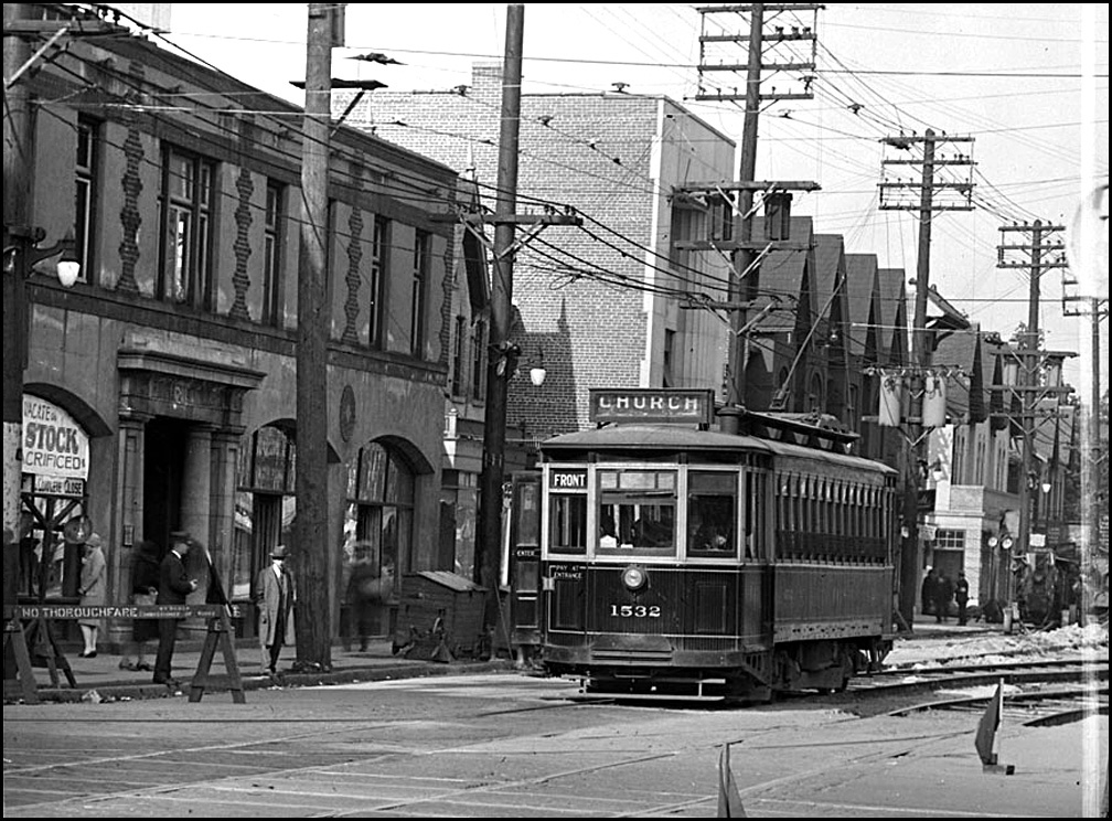 TN Bloor-Bay looking S-E 1929.jpg