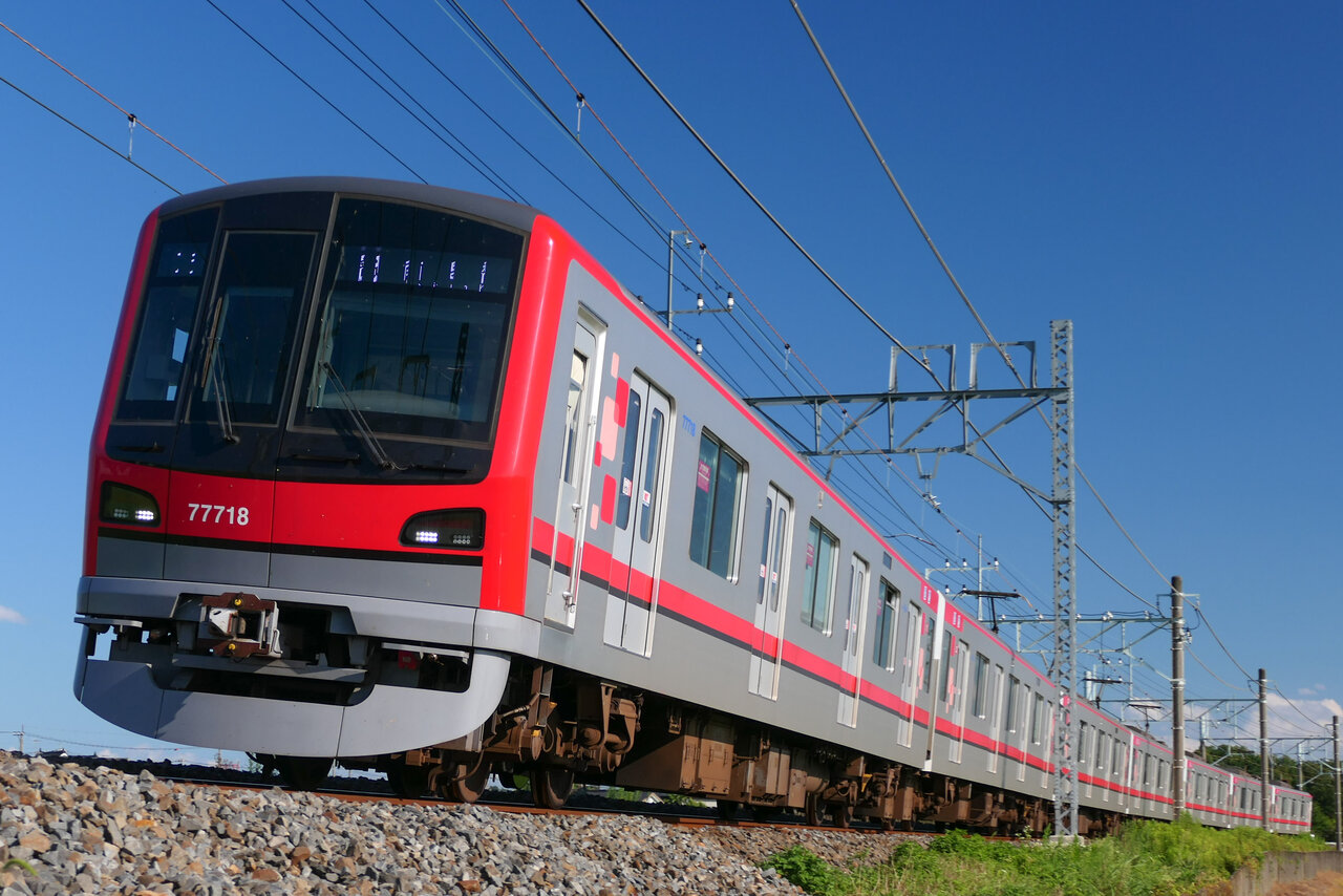 Tobu-Series70000-77718.jpg