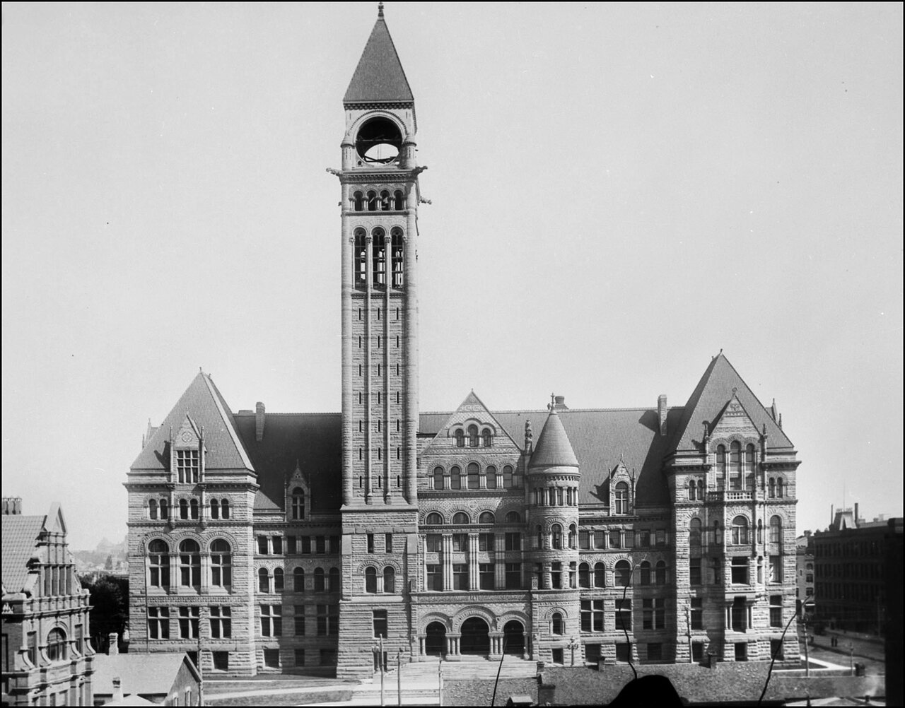 Toronto City Hall 1899  TPL.jpg