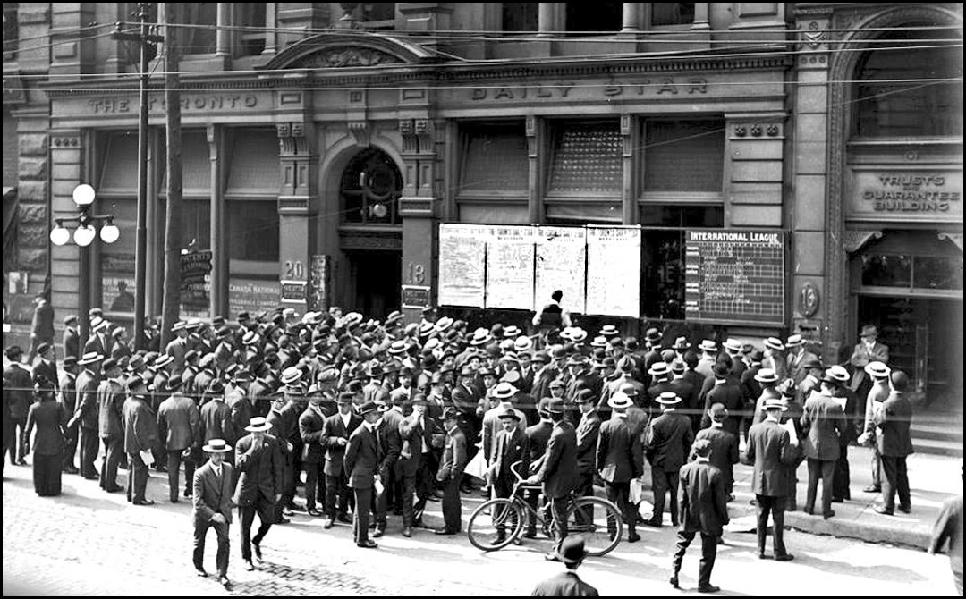 Toronto Daily Star Building-18-20 King St. W. 1914.jpg