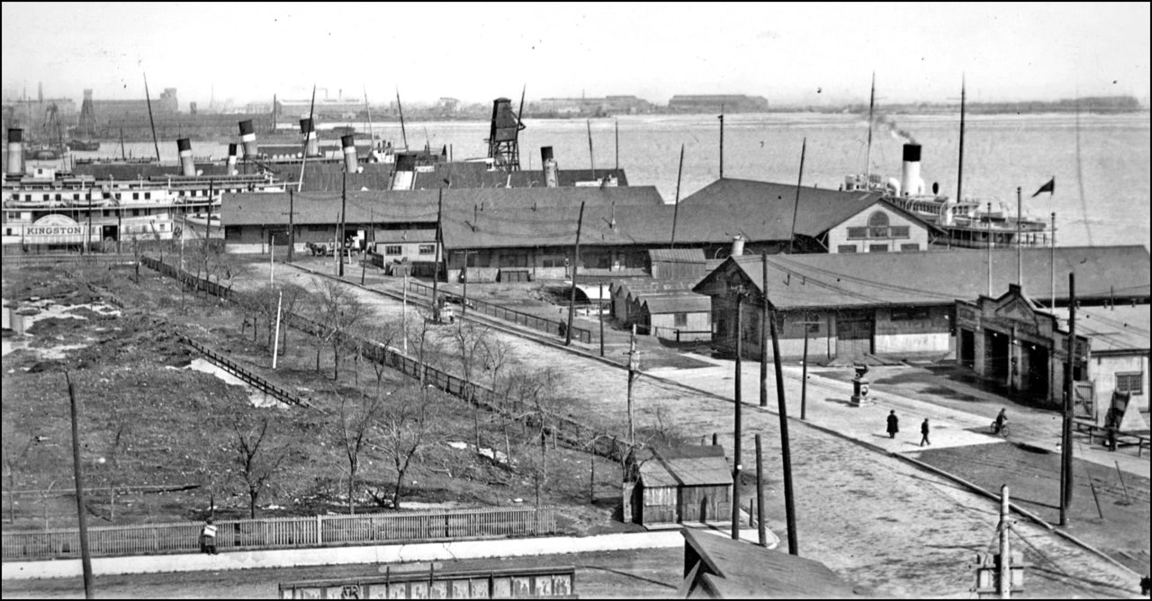 Toronto Harbour 1923 looking east - Bay St. in foreground TPL.jpg