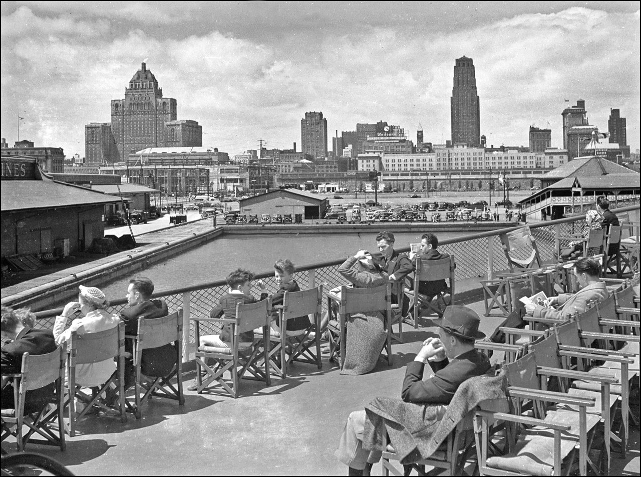 Toronto Harbour 1942, looking north from boat-deck, about foot of Bay St. 1942 TPL.jpg