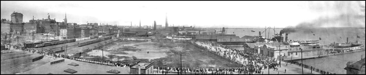 Toronto Harbour looking E. from Bay St.   1907  TPL.jpg