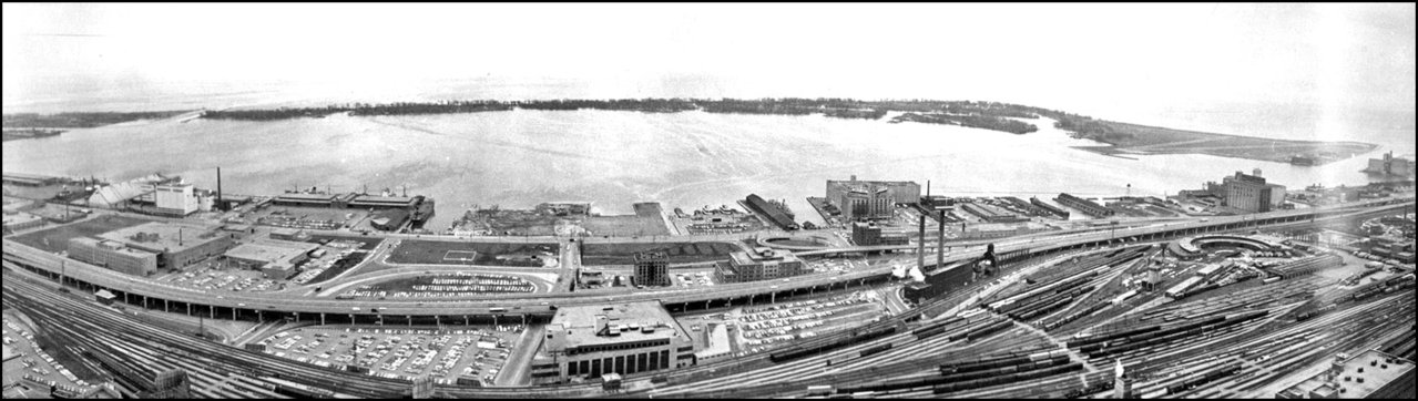 Toronto waterfront 1966 TPL.jpg