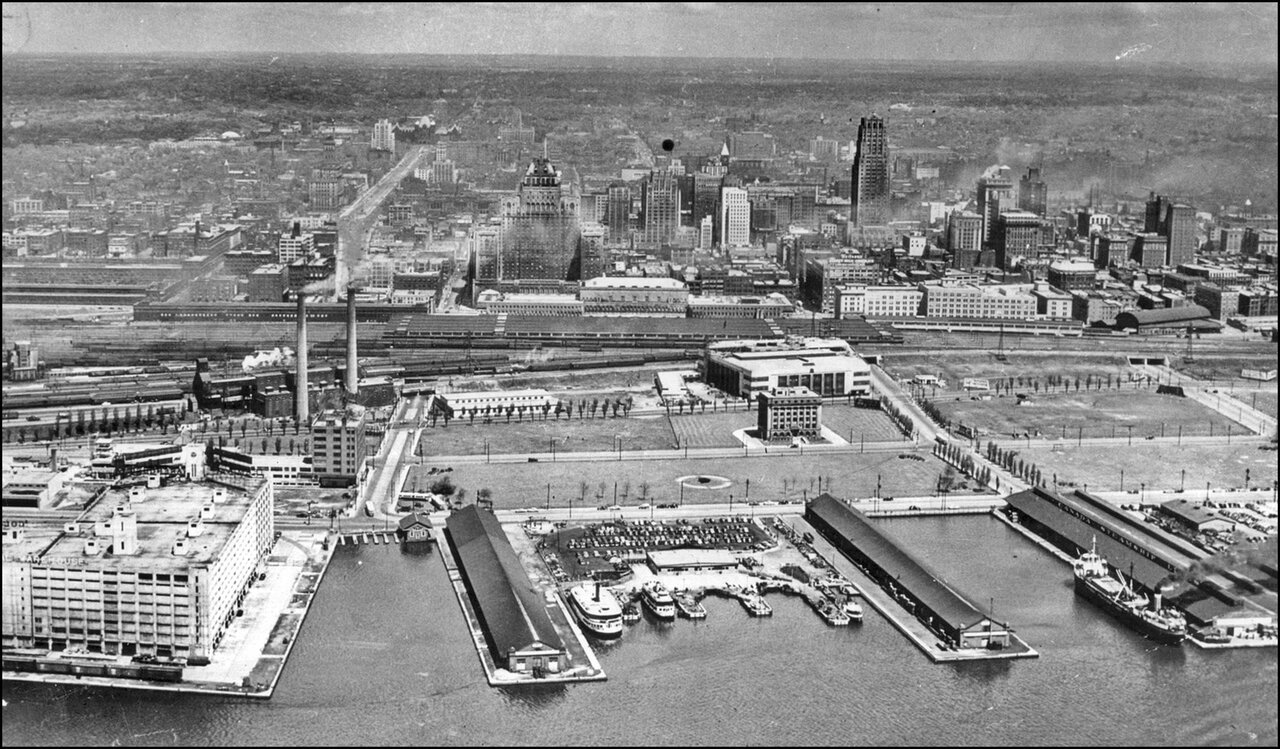 Toronto waterfront c.1974  TPL.jpg