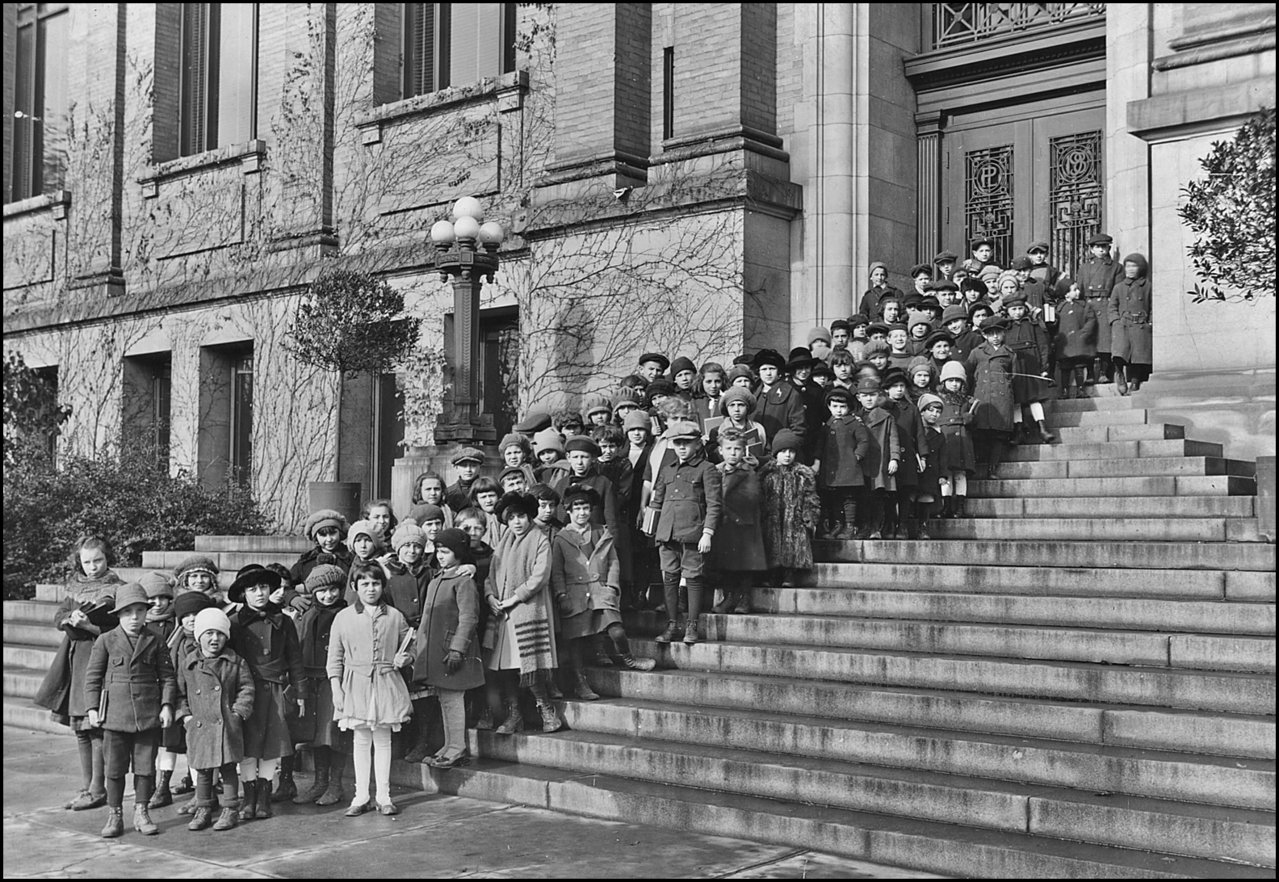 TPL Central Library-College St. n.w. corner St. George St.1921-waiting for story hour TPL.jpg