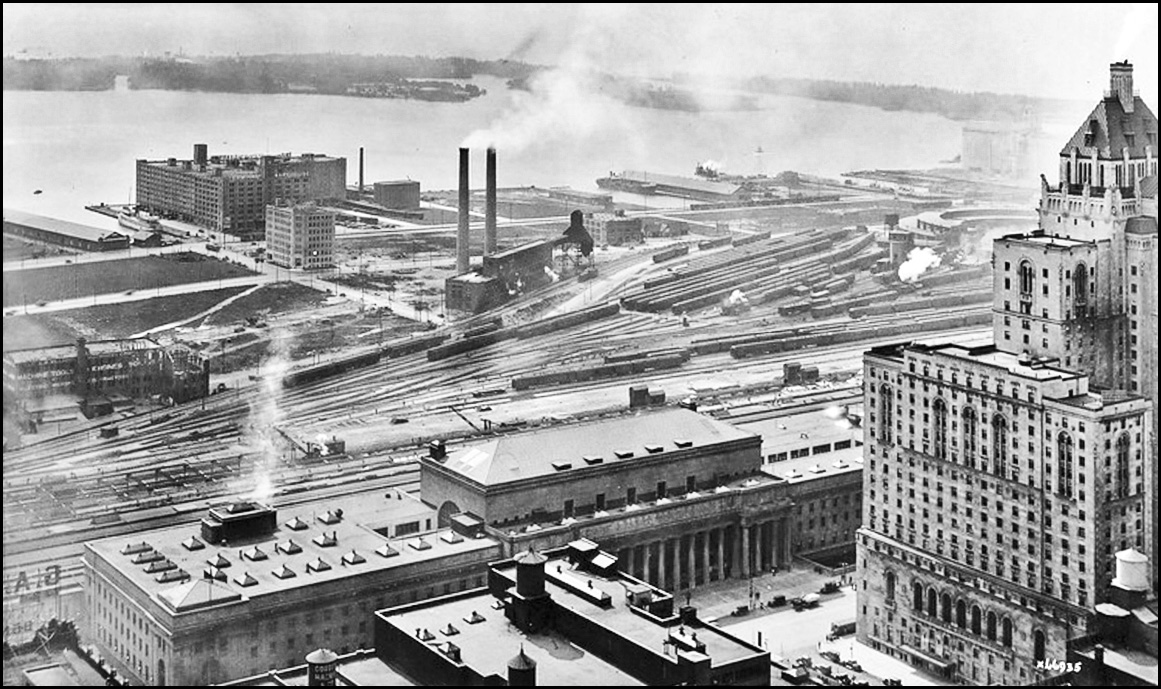 Union Station c.1930-39 Ontario Archives.jpg